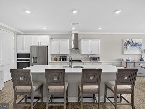 5th image of 21113 Hyacinth Rd