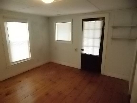 4th image of 2 Shays St #2