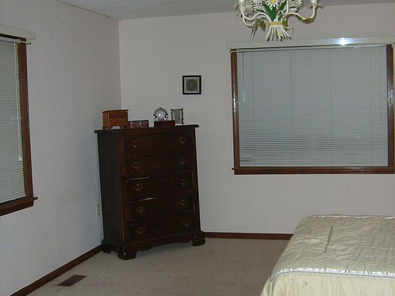4th image of 605 Western Dr