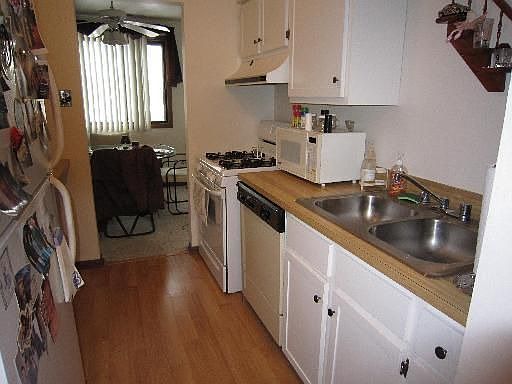 4th image of 15711 Peggy Ln APT 6