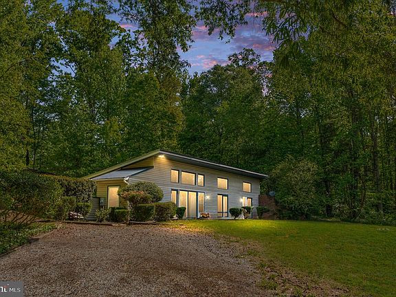 3rd image of 279 Poplar Rd