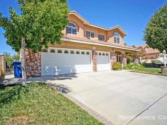 3rd image of 4125 Grandview Dr