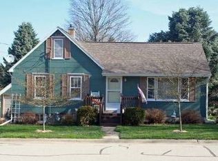 300 Iowa St, Denver, IA 50622