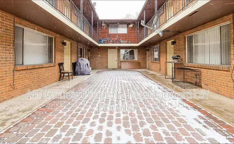 1353 Coffman St #12 — Photo 2