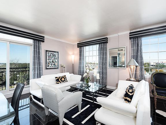 3rd image of 1 King St APT 508