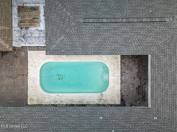 5th image of 12328 Cambridge Ct