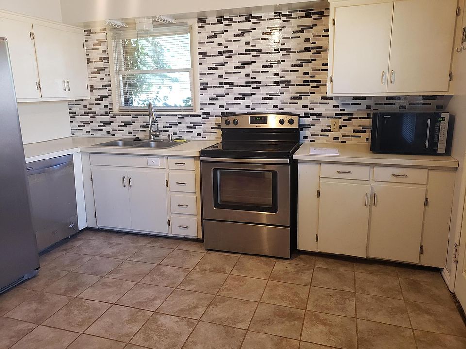 2nd image of 4202 Sondra Dr