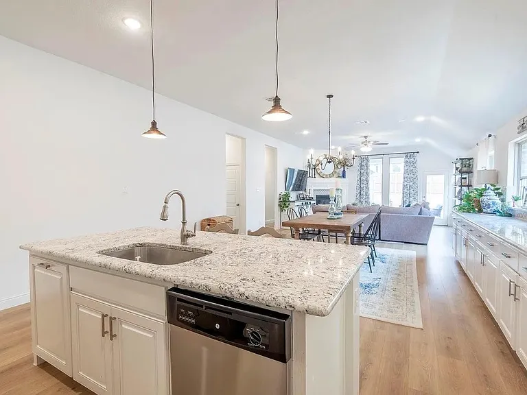 3415 Charleston Dr — Photo 6