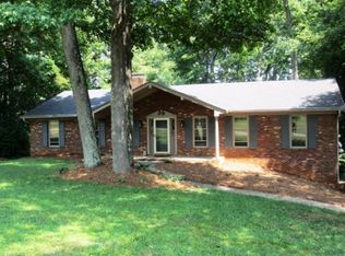 385 Longmeadow Dr, Clemmons, NC 27012