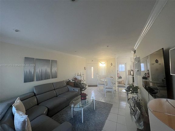4th image of 18558 NE 18th Ave APT 201