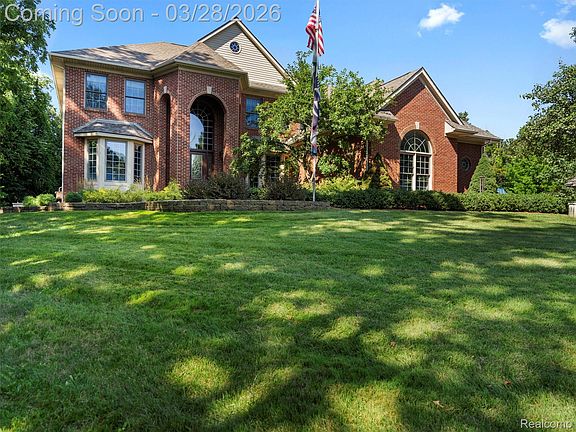 2nd image of 281 Mead Rd