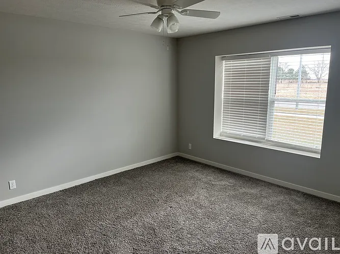 210 W Sunset St — Photo 6