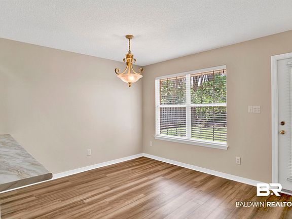 5th image of 364 Savannah Ln