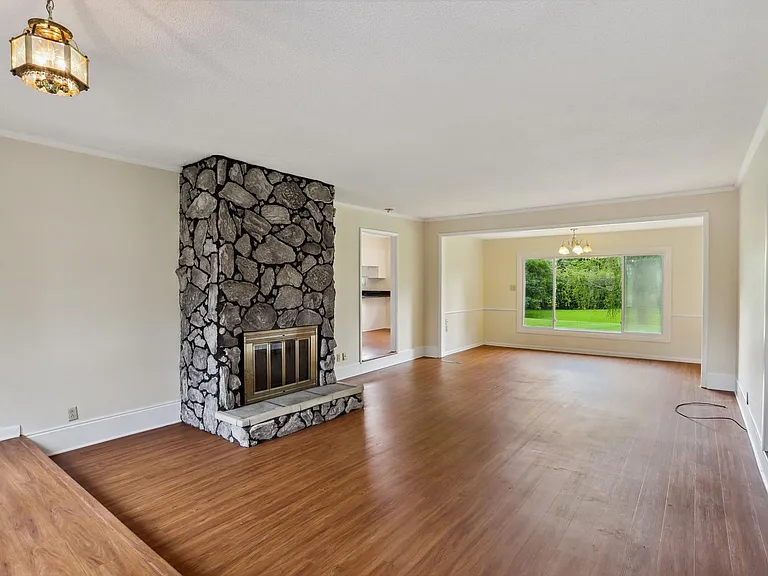 8218 Falmouth Ct — Photo 3