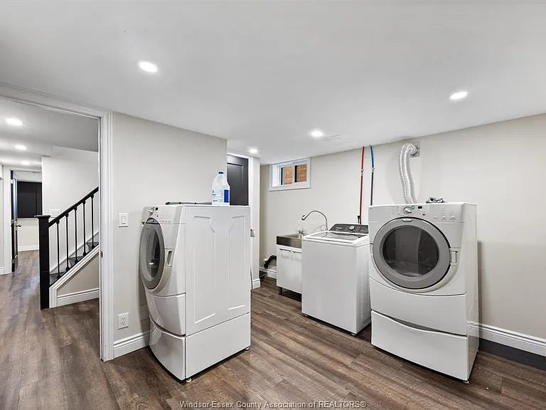960 Janette Ave — Photo 21