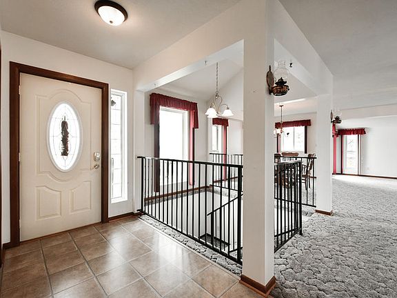 5th image of 1417 Golden Hills Dr