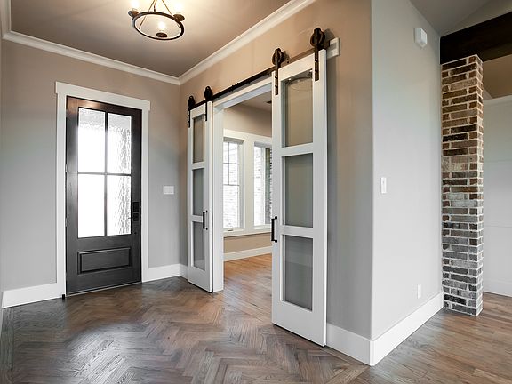 4th image of 750 Sutherland Cres