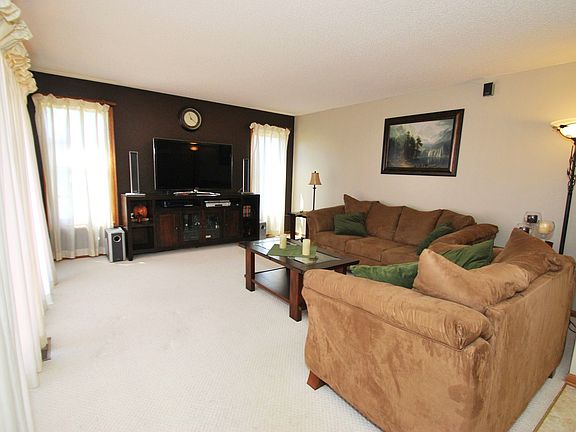 4th image of 883 Moonlight Dr