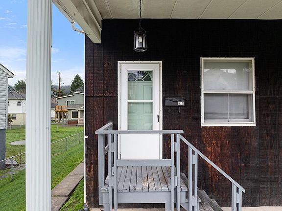 4th image of 611 Washington Avenue