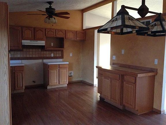 3rd image of 6322 W 135th Pl