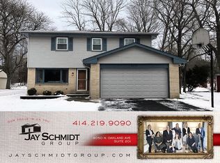 8226 N Santa Monica Blvd, Fox Pt, WI 53217