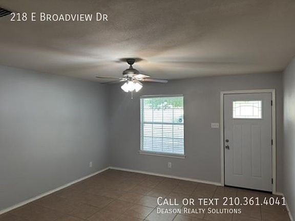 5th image of 218 E Broadview Dr