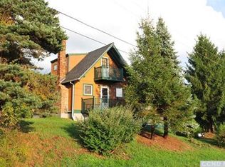 34 N Gold Rd, Elizaville, NY 12523