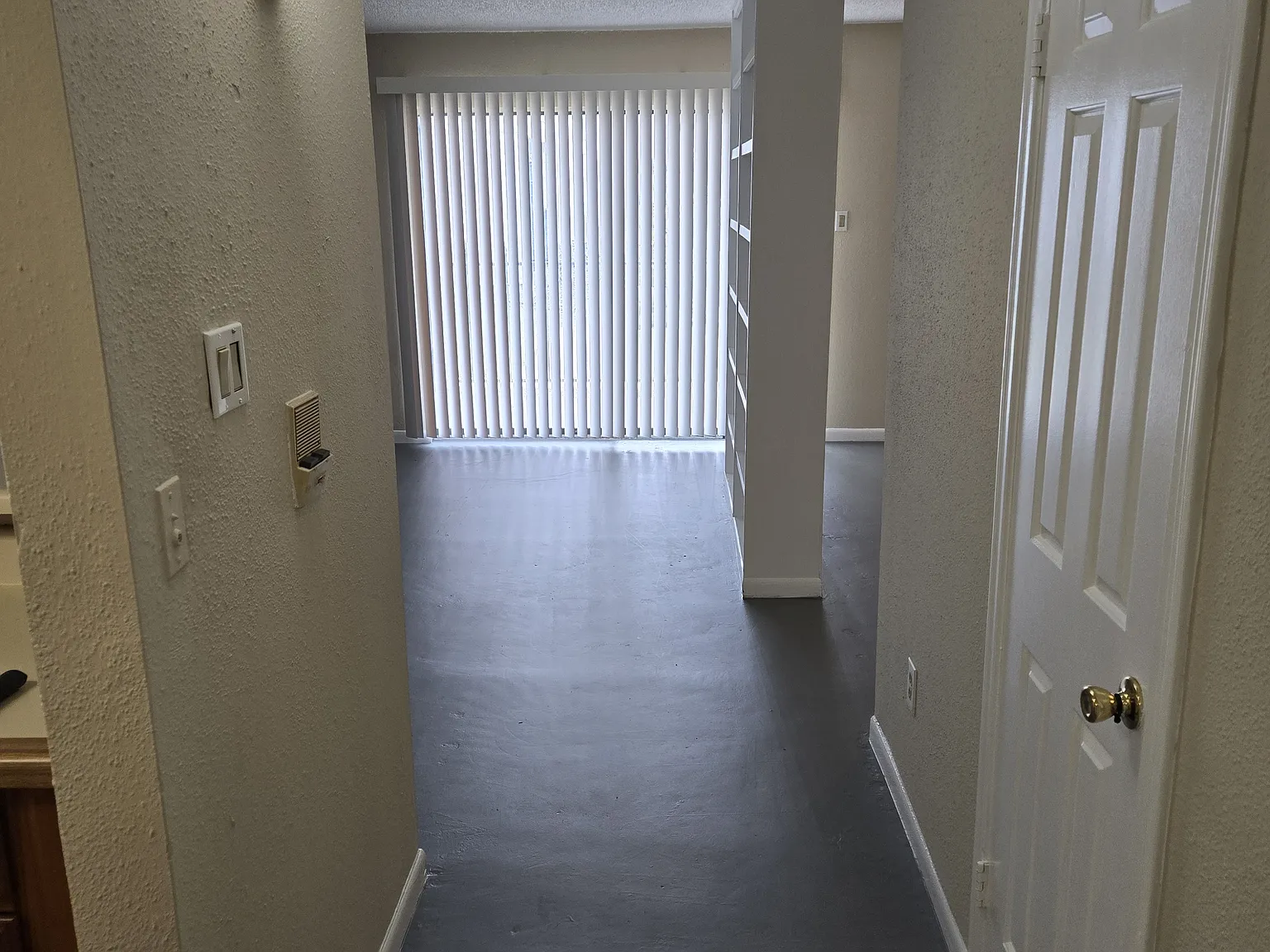 Studio, 620 sqft, $920 — Photo 2