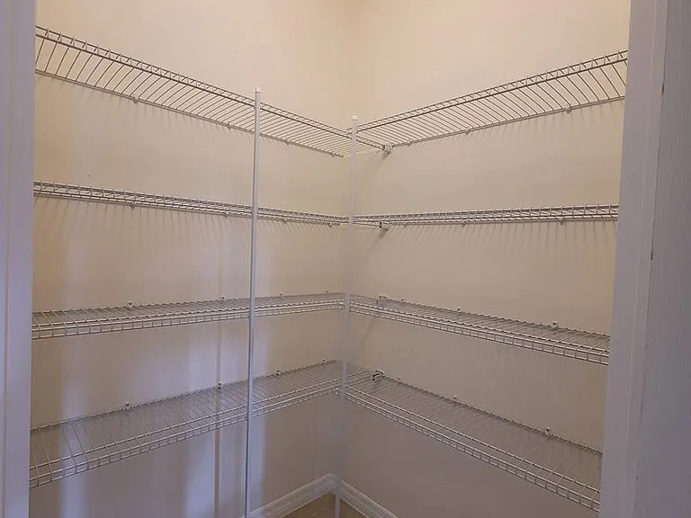 337 SW 30th Ave — Photo 5