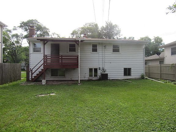 3rd image of 1140 N Yale Ave