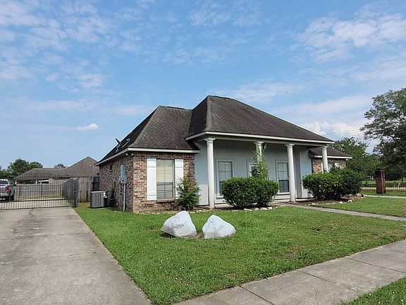 3rd image of 34004 Spring Lake Dr