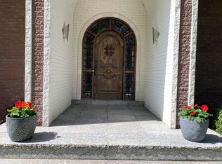 8 Addison Ter, Old Tappan, NJ 07675