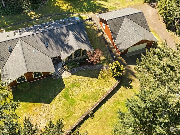 4th image of 3782 SE Engledow Lane