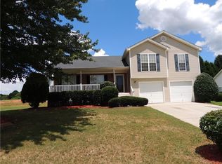 437 Jasmine Dr, Winder, GA 30680