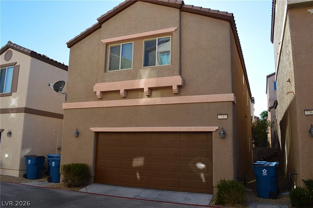 3 bed, 2.5 bath, 1642 sqft, $1,850 — Photo 1