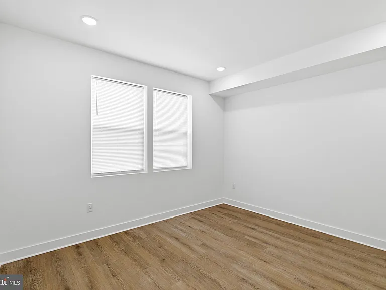 2146 N Franklin St #2 — Photo 3