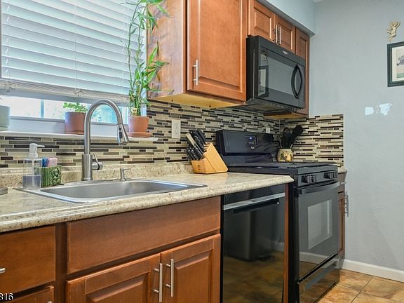 3rd image of 1 Wedgewood Dr APT 108