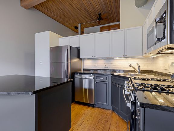 2nd image of 2333 W Saint Paul Ave APT 330