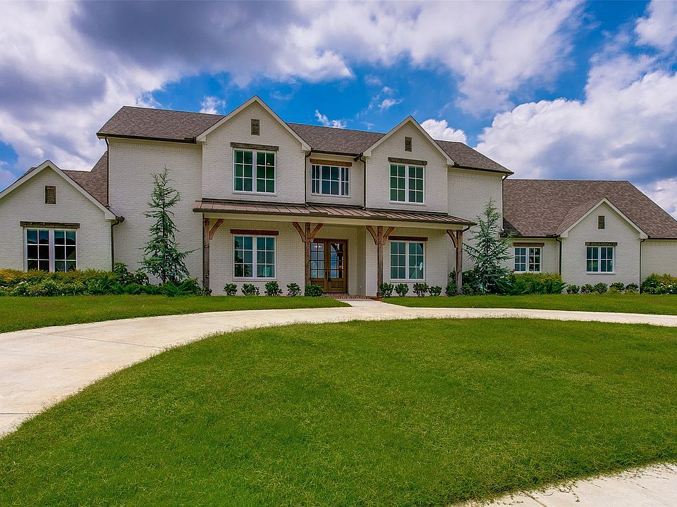 1st image of 140 Forest Dr