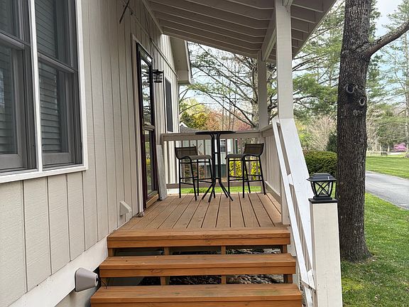 3rd image of 170 River Rd