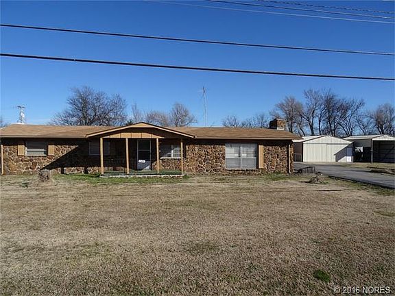 3rd image of 909 S Dewey Ave