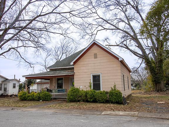 3rd image of 607 Holmes St