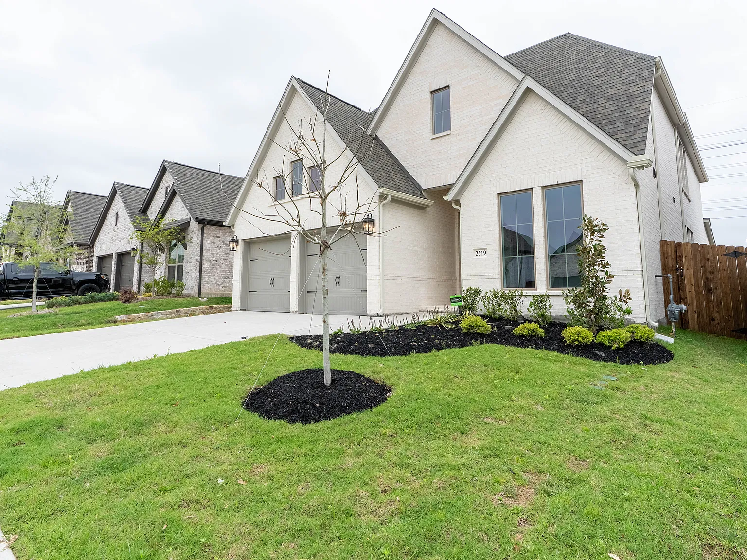 4 bed, 2619 sqft, $3,250 — Photo 3