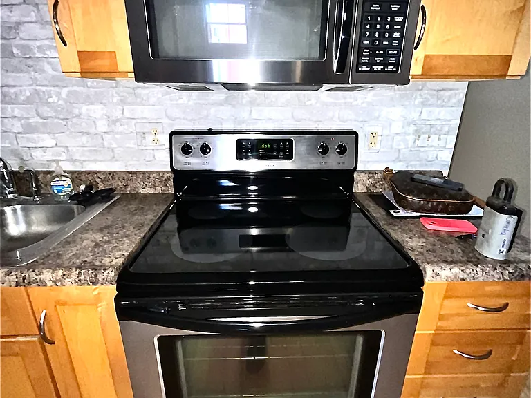 585 S Upper St — Photo 6
