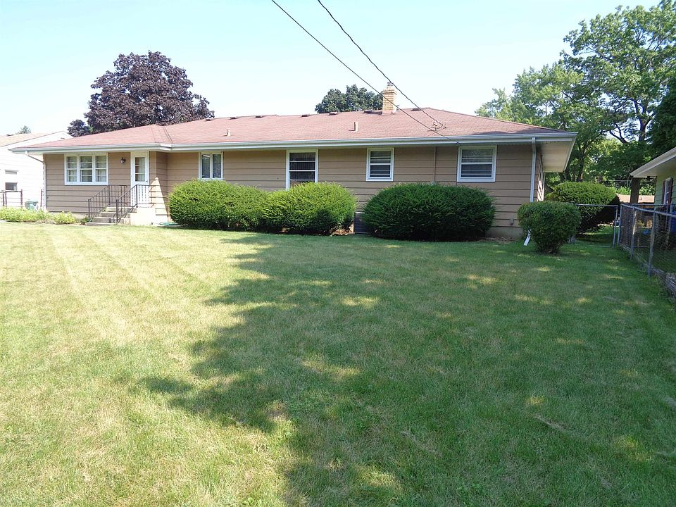 2nd image of 4529 Pembrooke Pl