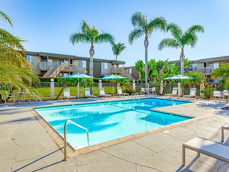 Malibu South Apartments — Photo 2