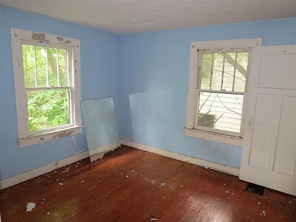 5th image of 56 W Hudson Ave