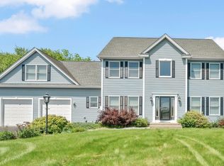 15 Lafountain Rd, Suffield, CT 06078
