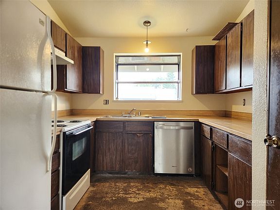 3rd image of 3435 Auburn Way S #31