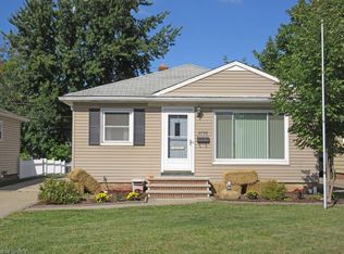 2706 Center Dr, Parma, OH